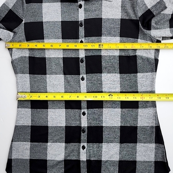 Cleo Petites Long Button Up Black White Shirt Soft Stretch Size Medium - Picture 11 of 12